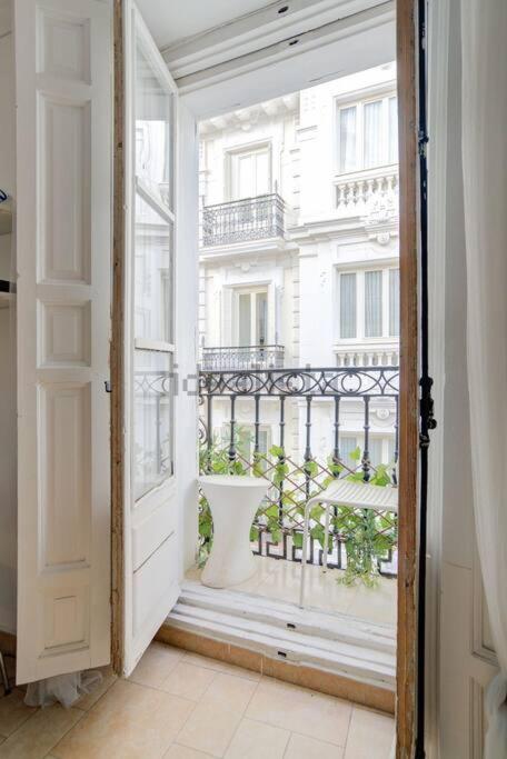 Ferienwohnung Flat For Groups 8 People In Gran Via-Cgrac4 Madrid Exterior foto