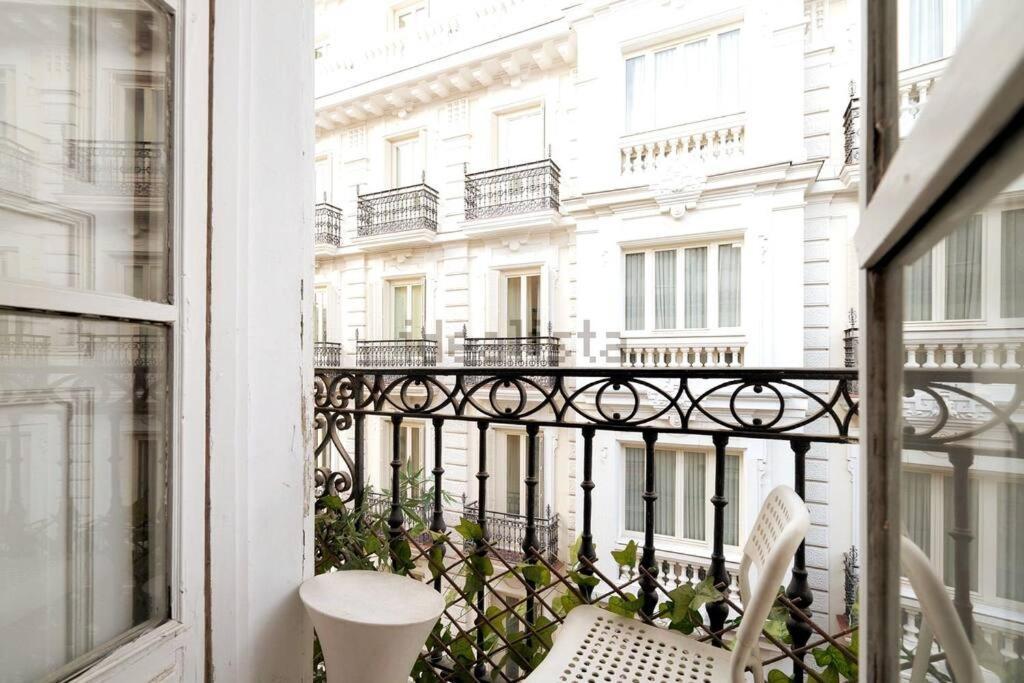 Ferienwohnung Flat For Groups 8 People In Gran Via-Cgrac4 Madrid Exterior foto